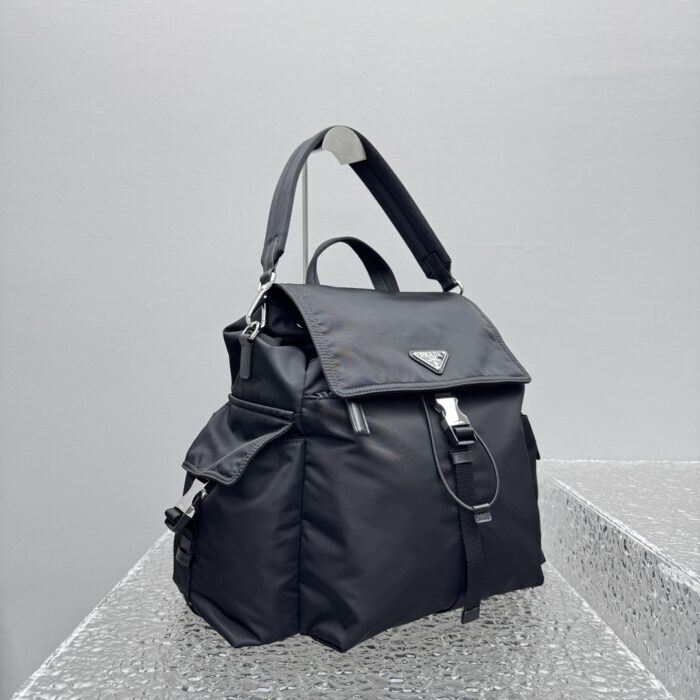 프라다 익스플로어 리나일론 백팩 블랙 레플리카 미러급 SA급 S급 고퀄리티 최상급 하이엔드 가방 [남성여성공용] 8