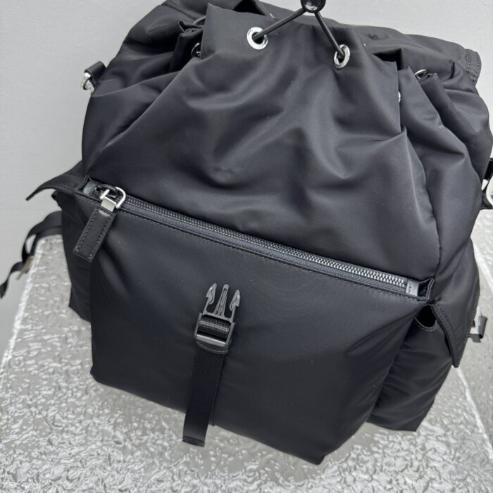 프라다 익스플로어 리나일론 백팩 블랙 레플리카 미러급 SA급 S급 고퀄리티 최상급 하이엔드 가방 [남성여성공용] 15