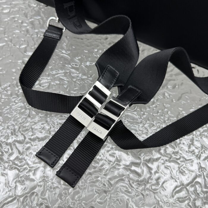 프라다 익스플로어 리나일론 백팩 블랙 레플리카 미러급 SA급 S급 고퀄리티 최상급 하이엔드 가방 [남성여성공용] 20