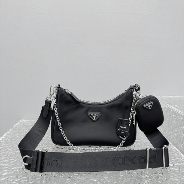 프라다 리에디션 2005 리나일론 앤 사피아노 레더 백 참 블랙 레플리카 미러급 SA급 S급 고퀄리티 최상급 하이엔드 가방 [남성여성공용] 6