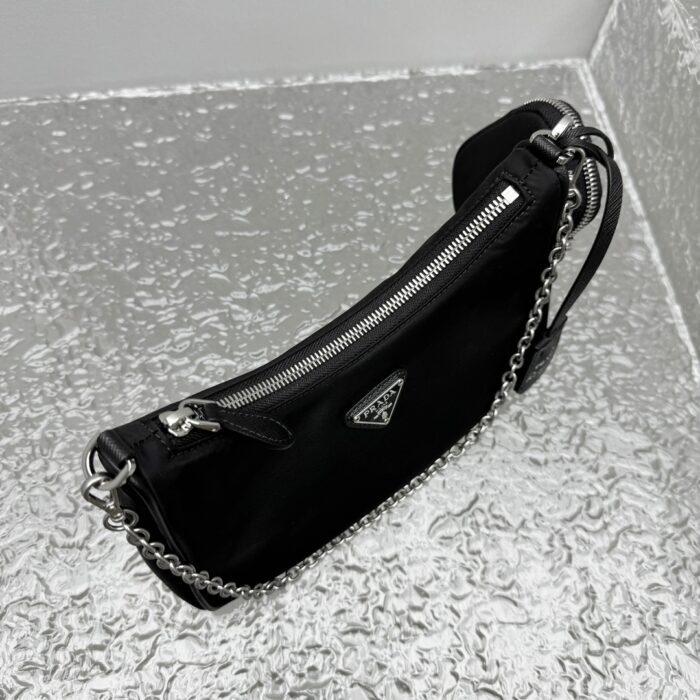 프라다 리에디션 2005 리나일론 앤 사피아노 레더 백 참 블랙 레플리카 미러급 SA급 S급 고퀄리티 최상급 하이엔드 가방 [남성여성공용] 11