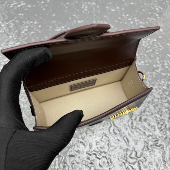 자크뮈스 밤비노 크로스바디 플랩백 다크 브라운 스몰 금장 무광 KBZ 레플리카 미러급 SA급 S급 고퀄리티 최상급 하이엔드 가방 [여성] 4