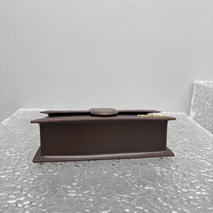 자크뮈스 밤비노 크로스바디 플랩백 다크 브라운 라지 금장 무광 KBZ 레플리카 미러급 SA급 S급 고퀄리티 최상급 하이엔드 가방 [여성] 5