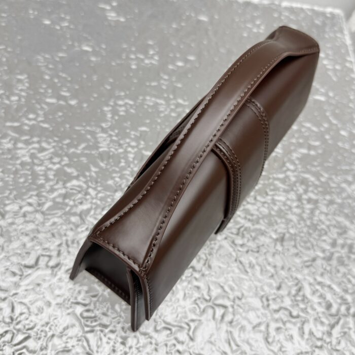 자크뮈스 밤비노 크로스바디 플랩백 다크 브라운 라지 금장 무광 KBZ 레플리카 미러급 SA급 S급 고퀄리티 최상급 하이엔드 가방 [여성] 6