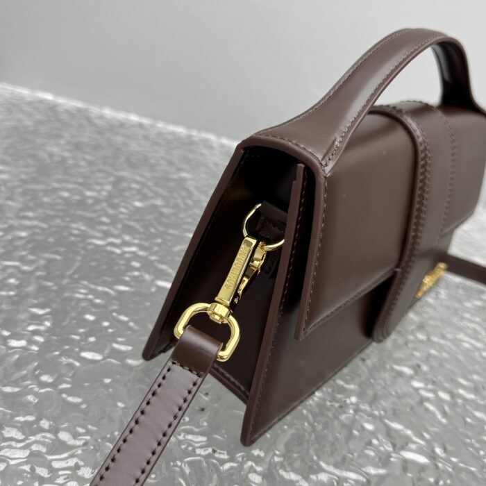 자크뮈스 밤비노 크로스바디 플랩백 다크 브라운 라지 금장 무광 KBZ 레플리카 미러급 SA급 S급 고퀄리티 최상급 하이엔드 가방 [여성] 7