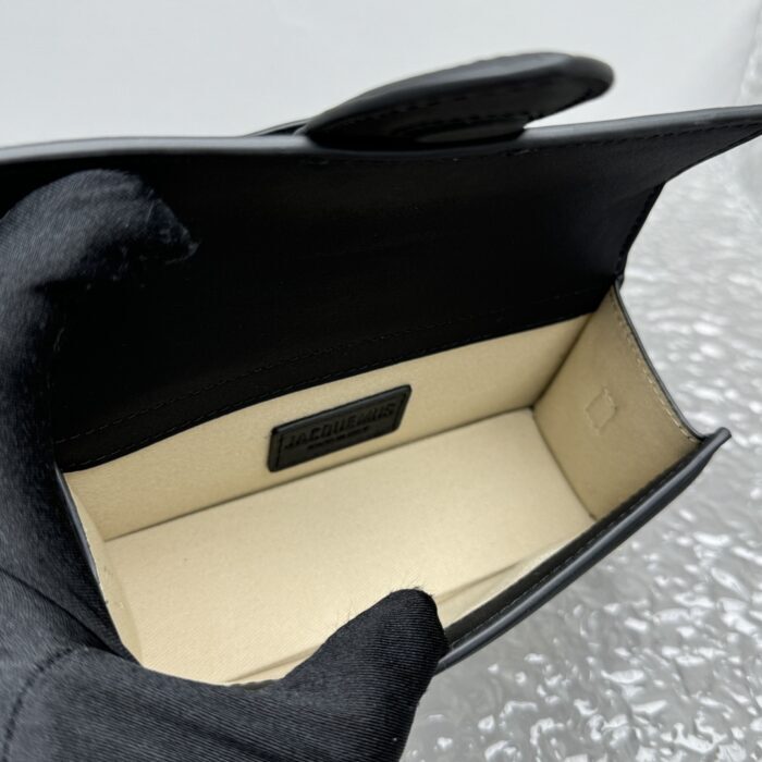 자크뮈스 밤비노 크로스바디 플랩백 블랙 스몰 금장 무광 레더 레플리카 미러급 SA급 S급 고퀄리티 최상급 하이엔드 가방 [여성] 4