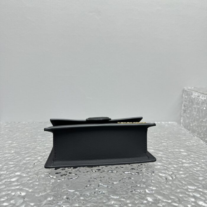 자크뮈스 밤비노 크로스바디 플랩백 블랙 스몰 금장 무광 레더 레플리카 미러급 SA급 S급 고퀄리티 최상급 하이엔드 가방 [여성] 5