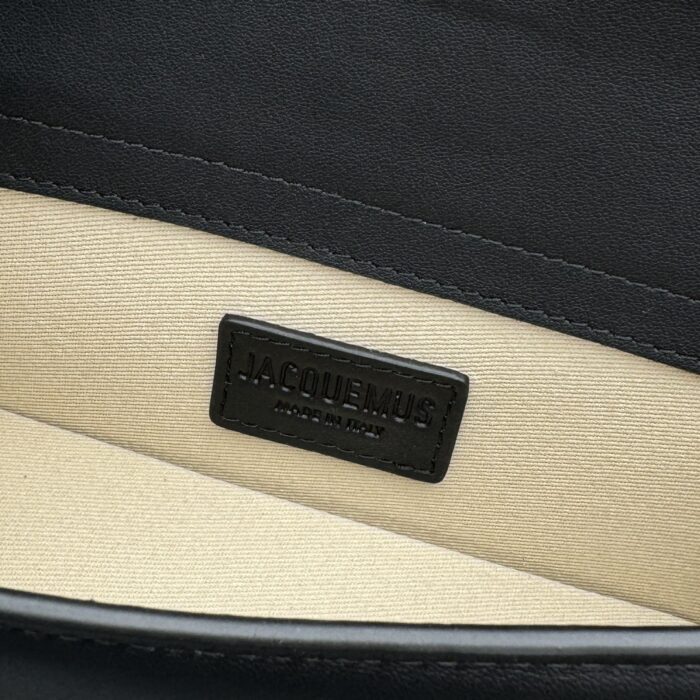 자크뮈스 밤비노 크로스바디 플랩백 블랙 스몰 금장 무광 레더 레플리카 미러급 SA급 S급 고퀄리티 최상급 하이엔드 가방 [여성] 10