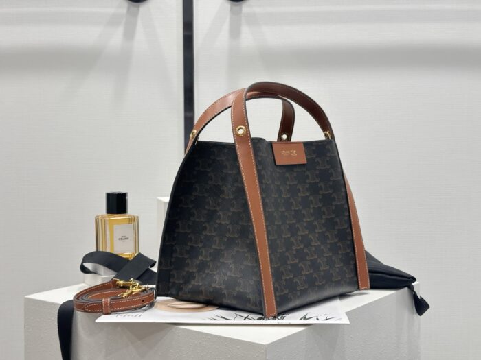 셀린느 스몰 큐브 백 트리옹프 캔버스 내추럴 카프스킨 124182 레플리카 미러급 SA급 S급 고퀄리티 최상급 하이엔드 가방 [여성] 6