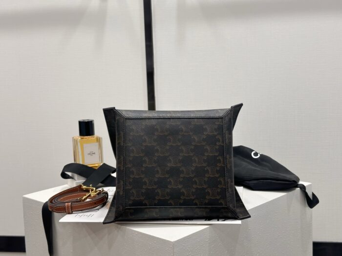 셀린느 스몰 큐브 백 트리옹프 캔버스 내추럴 카프스킨 124182 레플리카 미러급 SA급 S급 고퀄리티 최상급 하이엔드 가방 [여성] 11