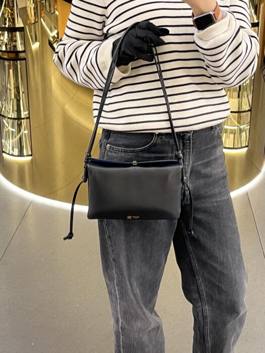 셀린느 트리오 플랩 부드러운 램스킨 10P862 블랙 레플리카 미러급 SA급 S급 고퀄리티 최상급 하이엔드 가방 [여성]