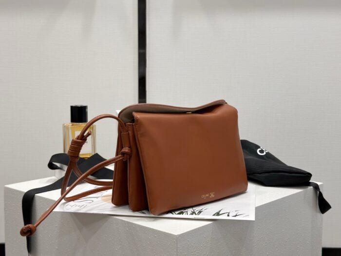 셀린느 트리오 플랩 부드러운 램스킨 10P862 브라운 레플리카 미러급 SA급 S급 고퀄리티 최상급 하이엔드 가방 [남성여성공용] 6