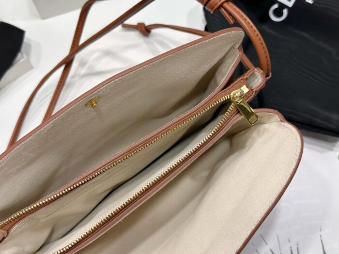 셀린느 트리오 플랩 부드러운 램스킨 10P862 브라운 레플리카 미러급 SA급 S급 고퀄리티 최상급 하이엔드 가방 [남성여성공용] 5
