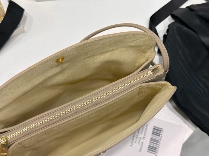 셀린느 트리오 플랩 부드러운 램스킨 10P862 라이트 베이지 레플리카 미러급 SA급 S급 고퀄리티 최상급 하이엔드 가방 [남성여성공용] 5