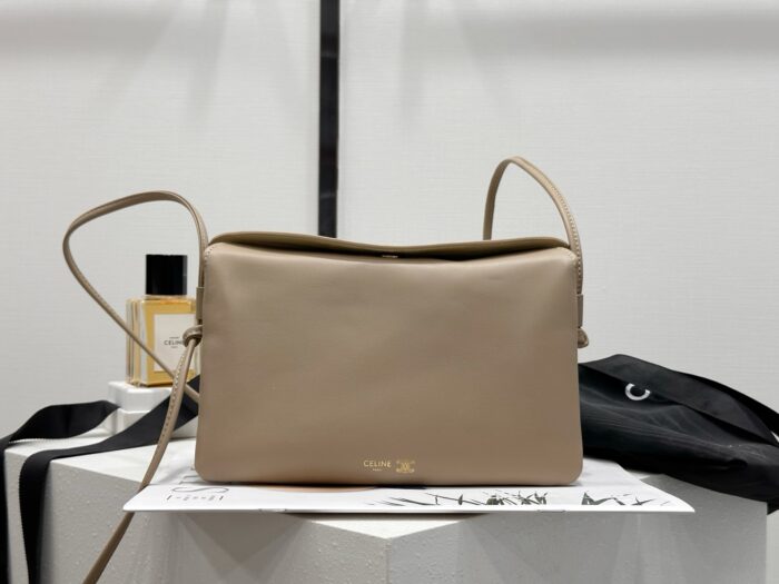 셀린느 트리오 플랩 부드러운 램스킨 10P862 라이트 베이지 레플리카 미러급 SA급 S급 고퀄리티 최상급 하이엔드 가방 [남성여성공용] 3