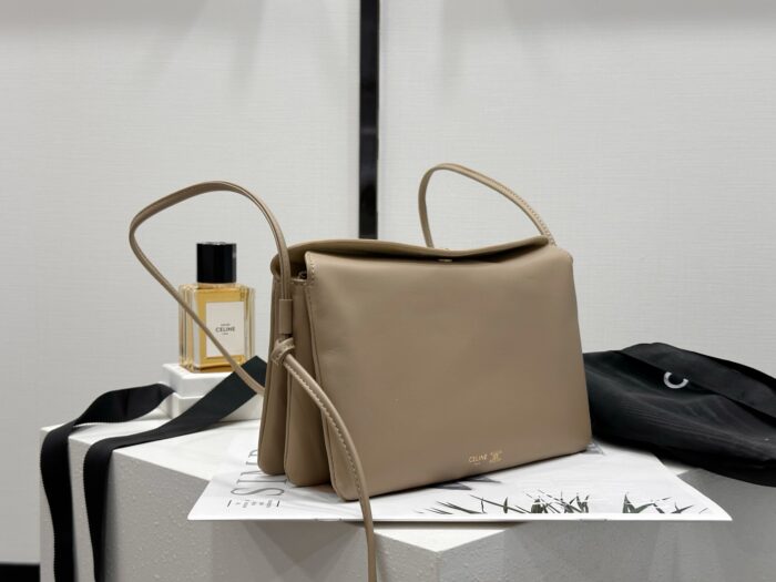 셀린느 트리오 플랩 부드러운 램스킨 10P862 라이트 베이지 레플리카 미러급 SA급 S급 고퀄리티 최상급 하이엔드 가방 [남성여성공용] 6