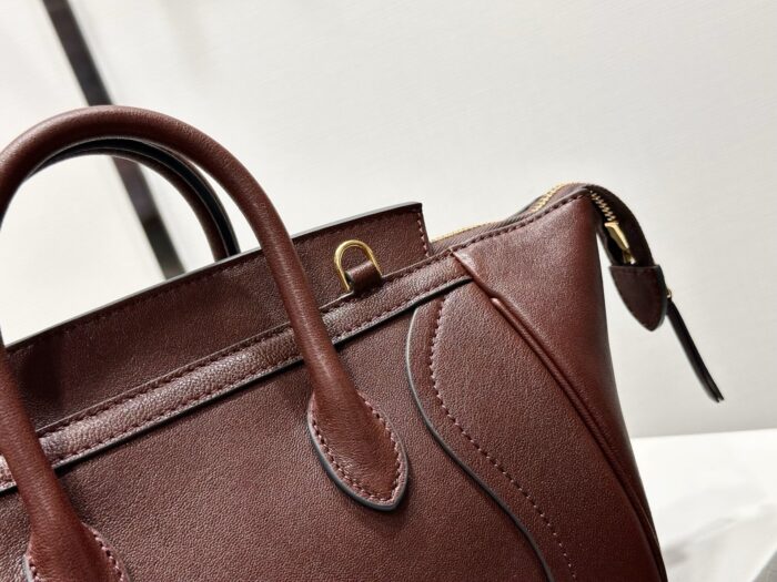 셀린느 스몰 뉴 러기지 서플 샤이니 램스킨 124213 초콜릿 레플리카 미러급 SA급 S급 고퀄리티 최상급 하이엔드 가방 [여성] 8