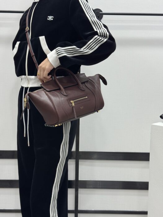 셀린느 스몰 뉴 러기지 서플 샤이니 램스킨 124213 초콜릿 레플리카 미러급 SA급 S급 고퀄리티 최상급 하이엔드 가방 [여성] 2