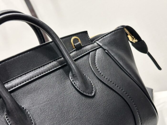 셀린느 스몰 뉴 러기지 서플 샤이니 램스킨 124213 블랙 레플리카 미러급 SA급 S급 고퀄리티 최상급 하이엔드 가방 [여성] 11