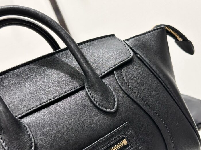 셀린느 스몰 뉴 러기지 서플 샤이니 램스킨 124213 블랙 레플리카 미러급 SA급 S급 고퀄리티 최상급 하이엔드 가방 [여성] 12