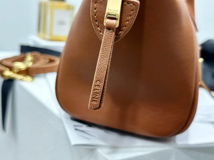 셀린느 스몰 뉴 러기지 서플 샤이니 램스킨 124213 브라운 레플리카 미러급 SA급 S급 고퀄리티 최상급 하이엔드 가방 [여성] 15