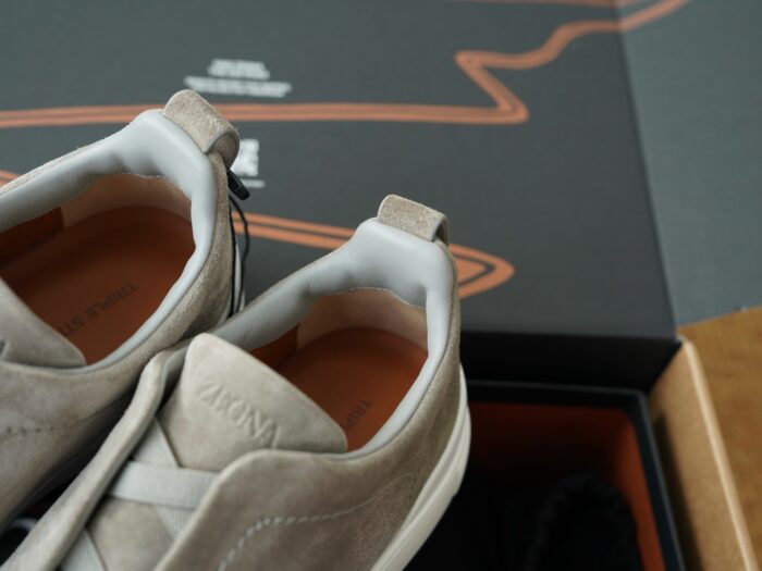 제냐 트리플 스티치 TM 스니커즈 리이트 그레이 스웨이드 남성용 레플리카 미러급 SA급 S급 고퀄리티 최상급 하이엔드 신발 [남성] 4