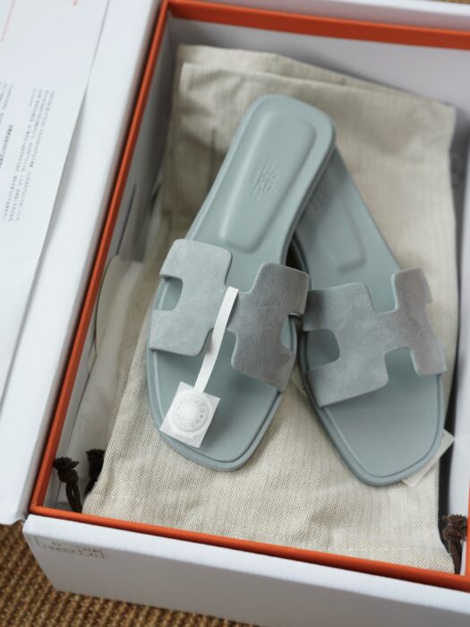 에르메스 오란 샌들 슬리퍼 스웨이드 라이트 남회색 레플리카 미러급 SA급 S급 고퀄리티 최상급 하이엔드 신발 [여성]