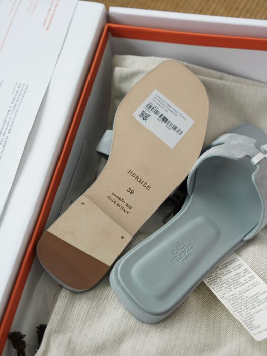 에르메스 오란 샌들 슬리퍼 스웨이드 라이트 남회색 레플리카 미러급 SA급 S급 고퀄리티 최상급 하이엔드 신발 [여성] 3