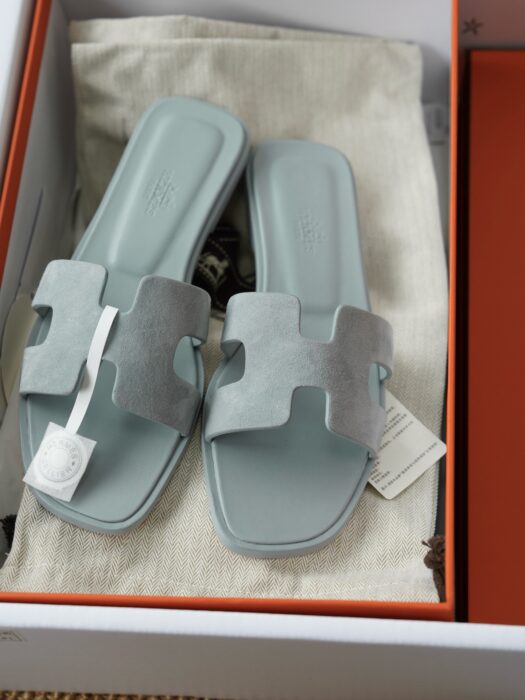 에르메스 오란 샌들 슬리퍼 스웨이드 라이트 남회색 레플리카 미러급 SA급 S급 고퀄리티 최상급 하이엔드 신발 [여성] 2