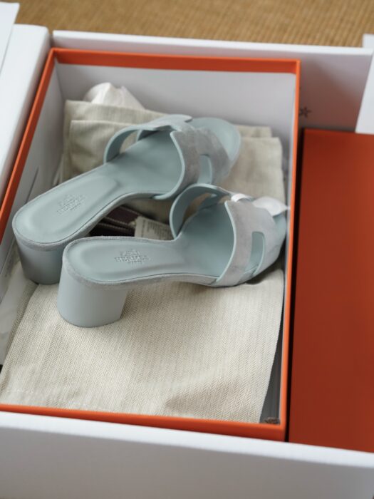 에르메스 오아시스 샌들 뮬 슬리퍼 스웨이드 라이트 남회색 레플리카 미러급 SA급 S급 고퀄리티 최상급 하이엔드 신발 [여성] 4