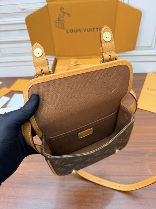 루이비통 사첼 웨어러블 월릿 M26805 레플리카 미러급 SA급 S급 고퀄리티 최상급 하이엔드 가방 [남성여성공용] 3