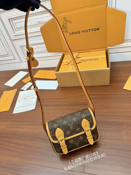 루이비통 사첼 웨어러블 월릿 M26805 레플리카 미러급 SA급 S급 고퀄리티 최상급 하이엔드 가방 [남성여성공용] 6