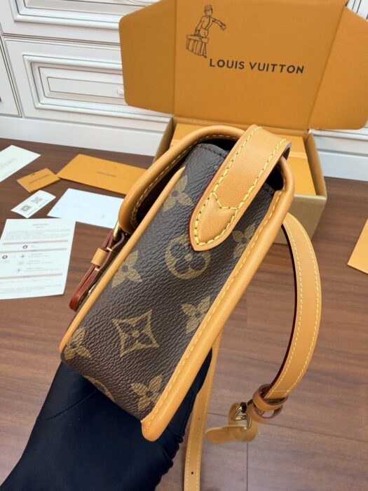 루이비통 사첼 웨어러블 월릿 M26805 레플리카 미러급 SA급 S급 고퀄리티 최상급 하이엔드 가방 [남성여성공용] 9