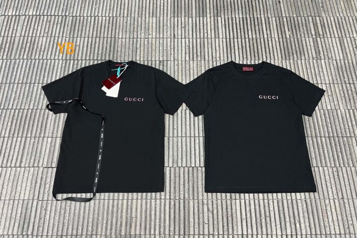 구찌 핑크 모노그램 반팔티 블랙 레플리카 미러급 SA급 S급 고퀄리티 하이엔드 최상급 의류 [남성여성공용] 3