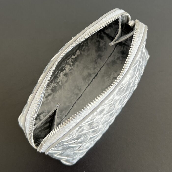 보테가베네타 스몰 인트레치아토 반달 뷰티 파우치 빈티지 실버 764044 레플리카 미러급 SA급 S급 고퀄리티 최상급 하이엔드 가방 [여성] 2