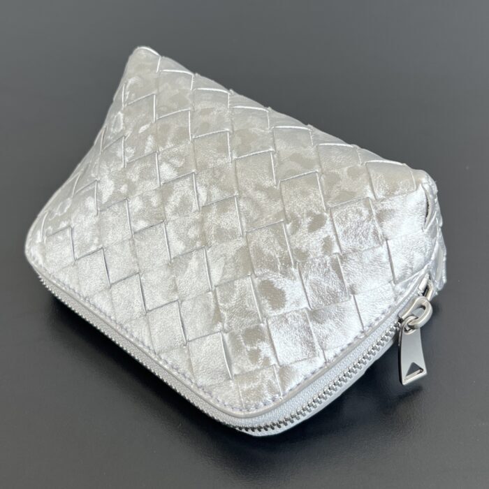 보테가베네타 스몰 인트레치아토 반달 뷰티 파우치 빈티지 실버 764044 레플리카 미러급 SA급 S급 고퀄리티 최상급 하이엔드 가방 [여성] 4