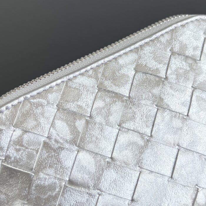 보테가베네타 스몰 인트레치아토 반달 뷰티 파우치 빈티지 실버 764044 레플리카 미러급 SA급 S급 고퀄리티 최상급 하이엔드 가방 [여성] 7