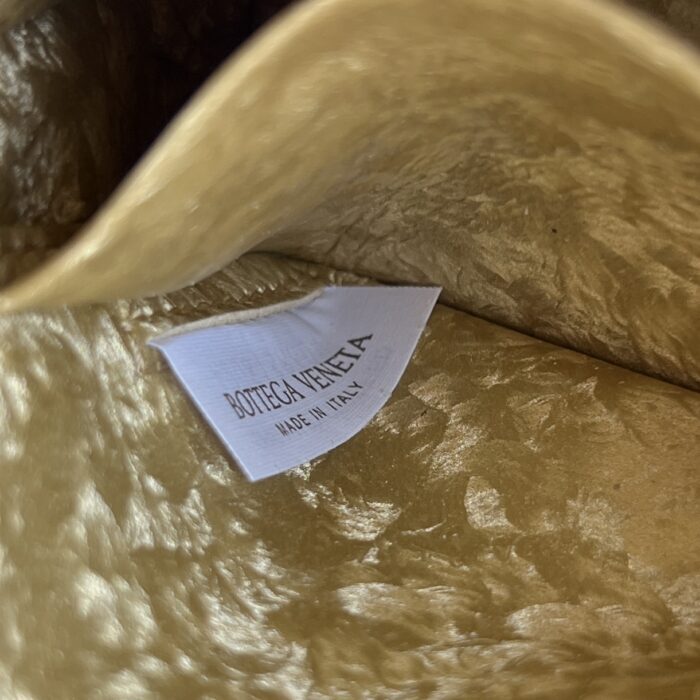보테가베네타 스몰 인트레치아토 반달 뷰티 파우치 빈티지 골드 764044 레플리카 미러급 SA급 S급 고퀄리티 최상급 하이엔드 가방 [여성] 9