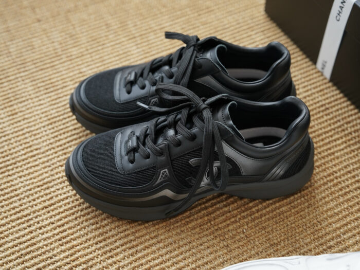 샤넬 26C 그라데이션 CC로고 스니커즈 블랙 여성용 레플리카 미러급 SA급 S급 고퀄리티 최상급 하이엔드 신발 [여성]