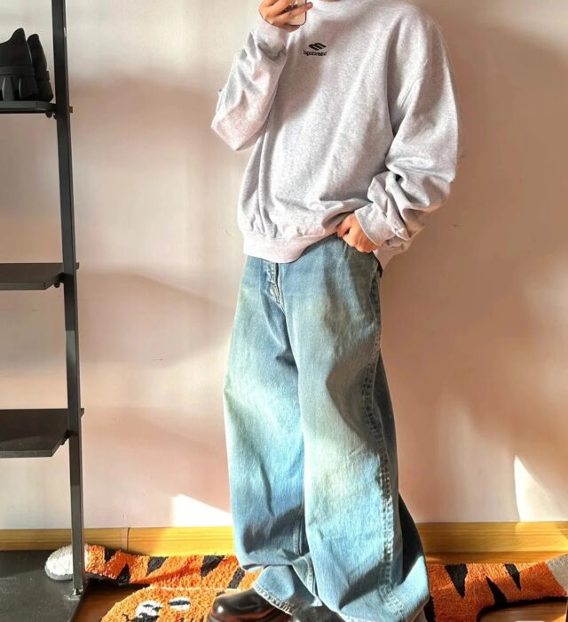 발렌시아가 3B 자수 맨투맨 그레이 레플리카 미러급 SA급 S급 고퀄리티 하이엔드 최상급 의류 [남성여성공용] 2