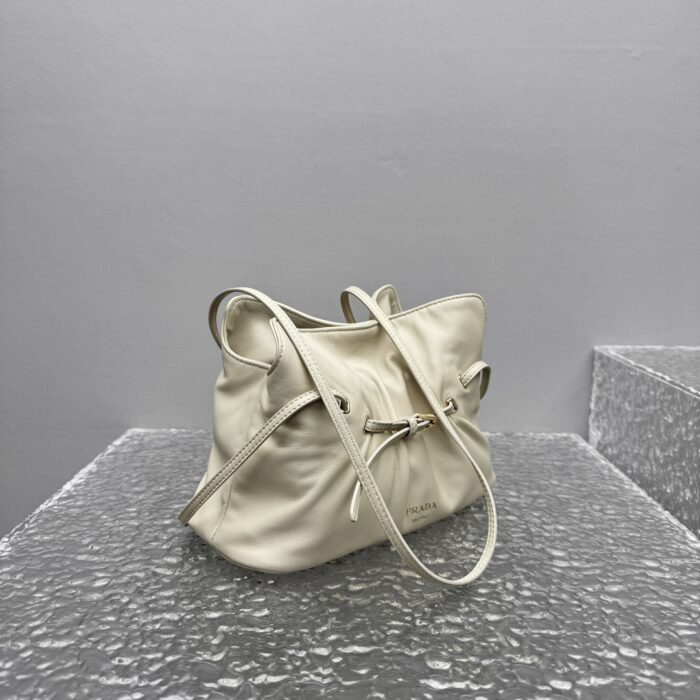프라다 다다 나파 레더 백 아이보리 레플리카 미러급 SA급 S급 고퀄리티 최상급 하이엔드 가방 [여성] 5