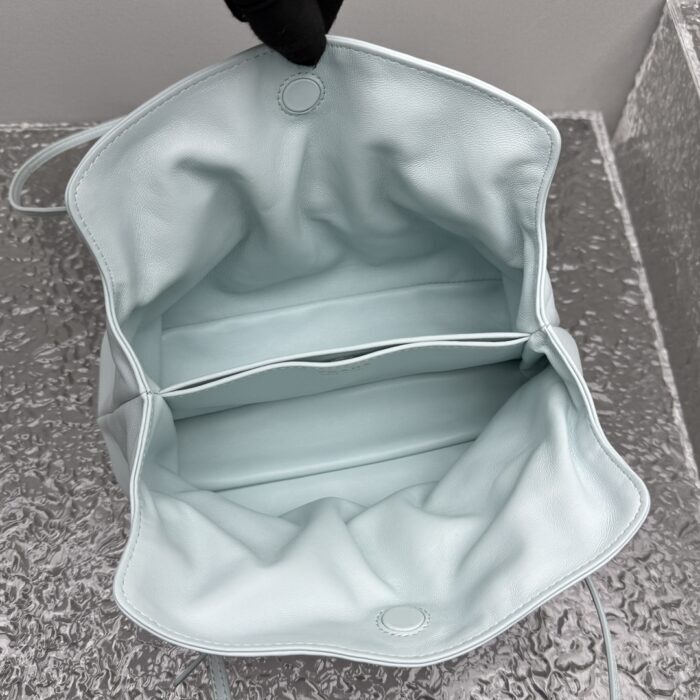 프라다 다다 나파 레더 백 하늘색 레플리카 미러급 SA급 S급 고퀄리티 최상급 하이엔드 가방 [여성] 4