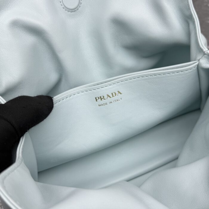 프라다 다다 나파 레더 백 하늘색 레플리카 미러급 SA급 S급 고퀄리티 최상급 하이엔드 가방 [여성] 10