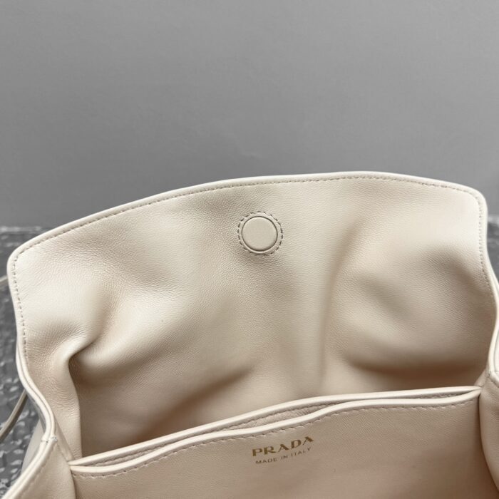 프라다 다다 나파 레더 백 누드 레플리카 미러급 SA급 S급 고퀄리티 최상급 하이엔드 가방 [여성] 11