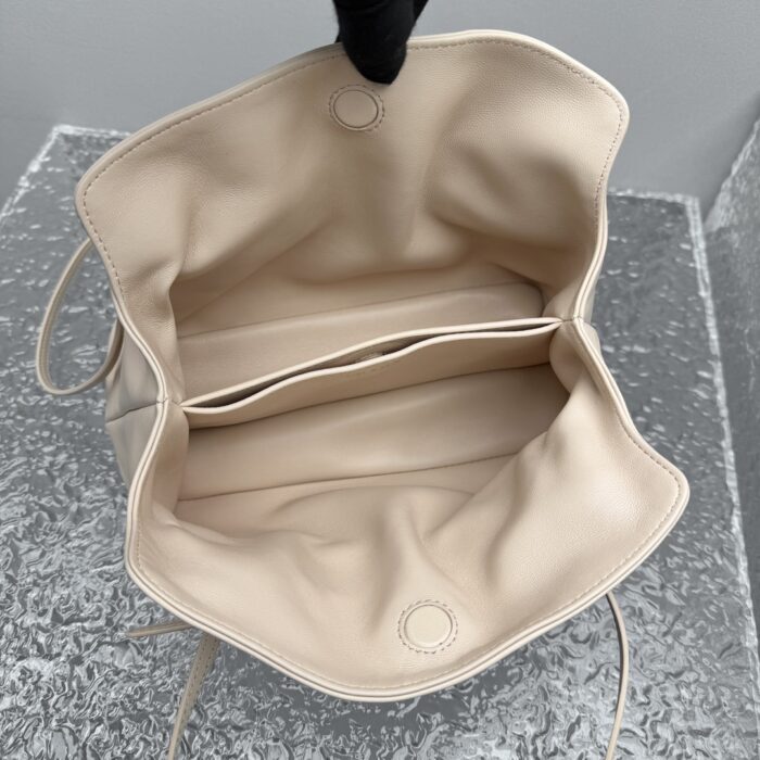 프라다 다다 나파 레더 백 누드 레플리카 미러급 SA급 S급 고퀄리티 최상급 하이엔드 가방 [여성] 3