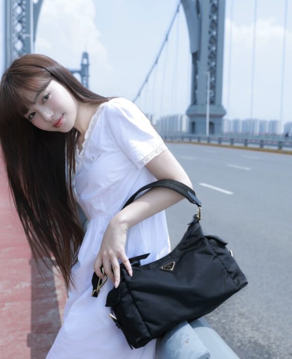 프라다 익스플로어 리나일론 앤 레더 백 블랙 금장 레플리카 미러급 SA급 S급 고퀄리티 최상급 하이엔드 가방 [남성여성공용] 2