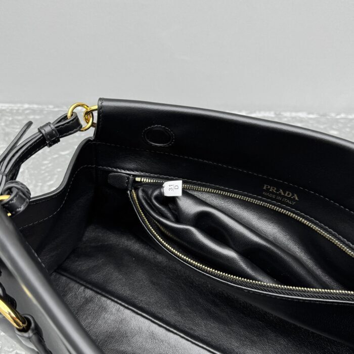 프라다 레더 핸드백 블랙 레플리카 미러급 SA급 S급 고퀄리티 최상급 하이엔드 가방 [여성] 10