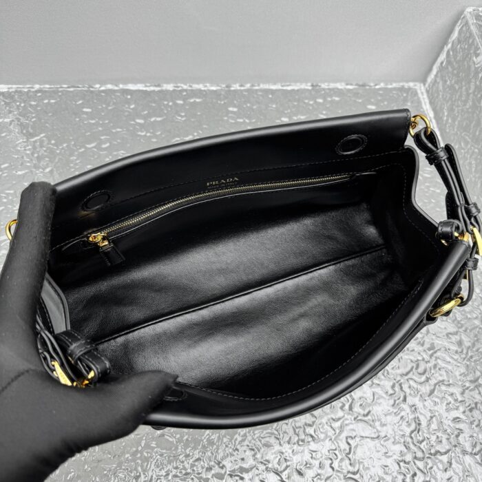 프라다 레더 핸드백 블랙 레플리카 미러급 SA급 S급 고퀄리티 최상급 하이엔드 가방 [여성] 4