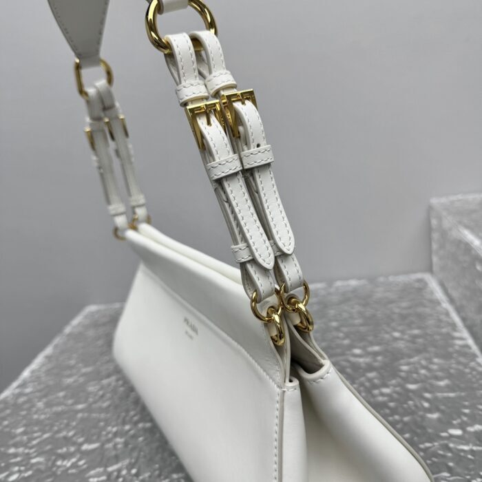 프라다 레더 핸드백 화이트 레플리카 미러급 SA급 S급 고퀄리티 최상급 하이엔드 가방 [여성] 8