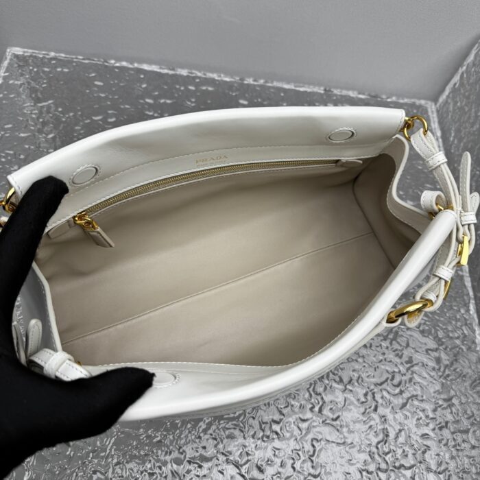 프라다 레더 핸드백 화이트 레플리카 미러급 SA급 S급 고퀄리티 최상급 하이엔드 가방 [여성] 4